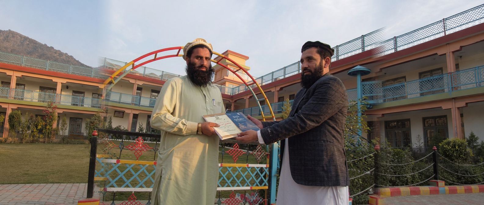 Distribution of specialized books to teachers