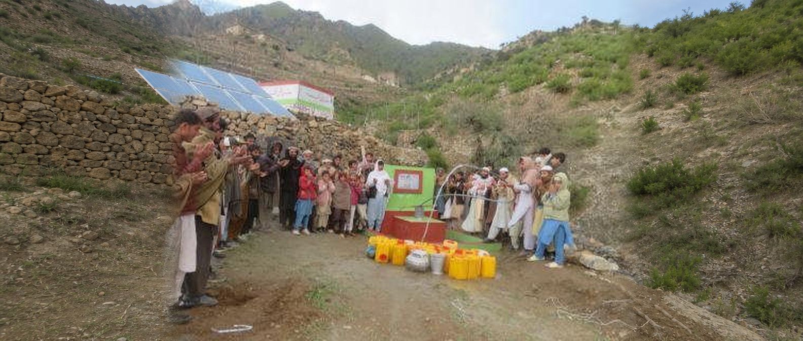 Well with water tank and solar energy system